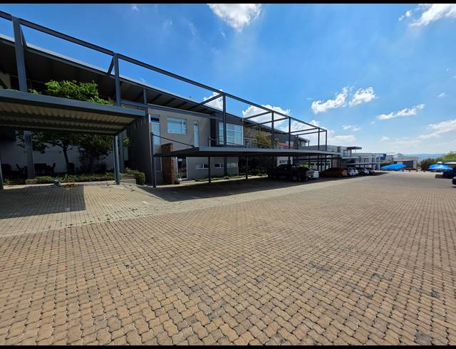 1,768M² FACTORY FOR SALE IN LANSERIA